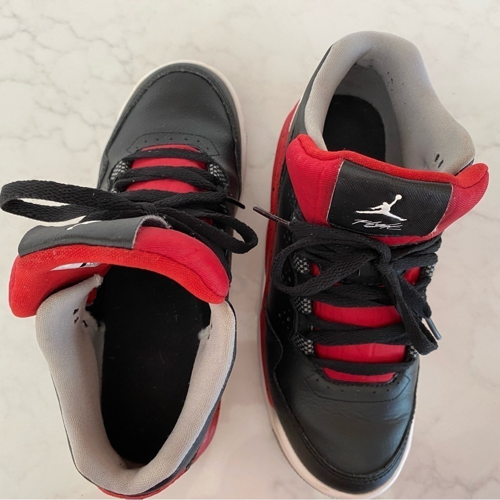 Nike Air Jordan Flight youth size 4.5. NO creases! Used. In excellent condition - Picture 6 of 8